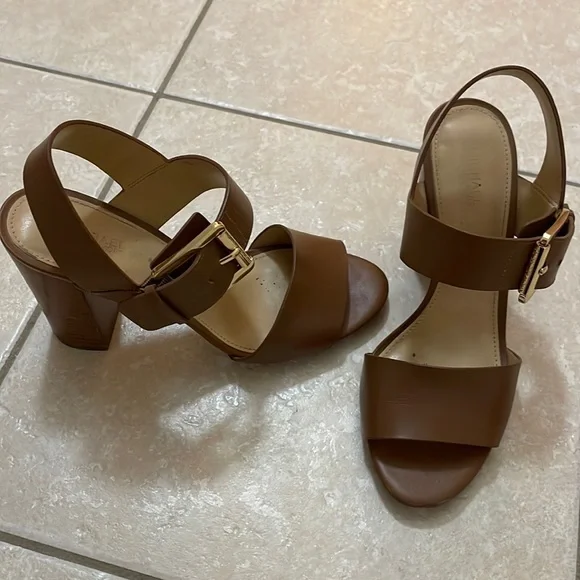 Michael Kors tan sandals - Size 7 - Picture 2 of 4